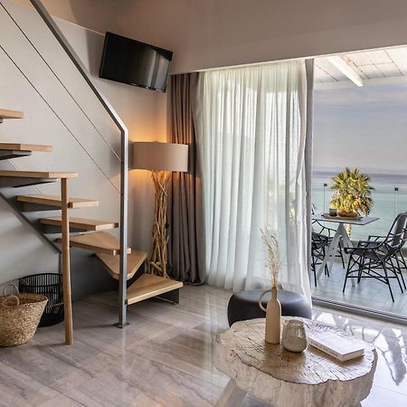 Blue Carpet Luxury Suites Pefkochori Esterno foto
