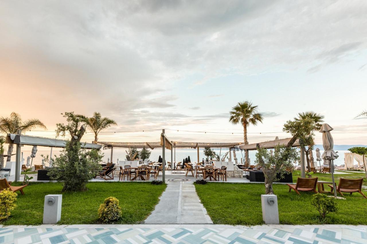 Blue Carpet Luxury Suites Pefkochori Esterno foto