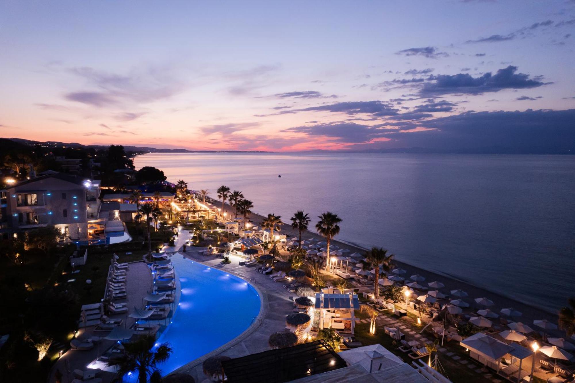 Blue Carpet Luxury Suites Pefkochori Esterno foto