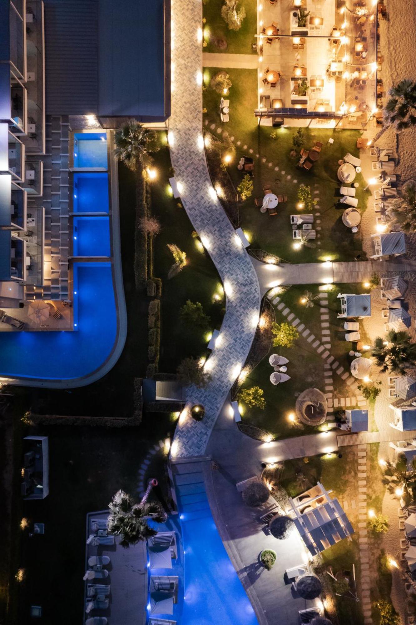 Blue Carpet Luxury Suites Pefkochori Esterno foto