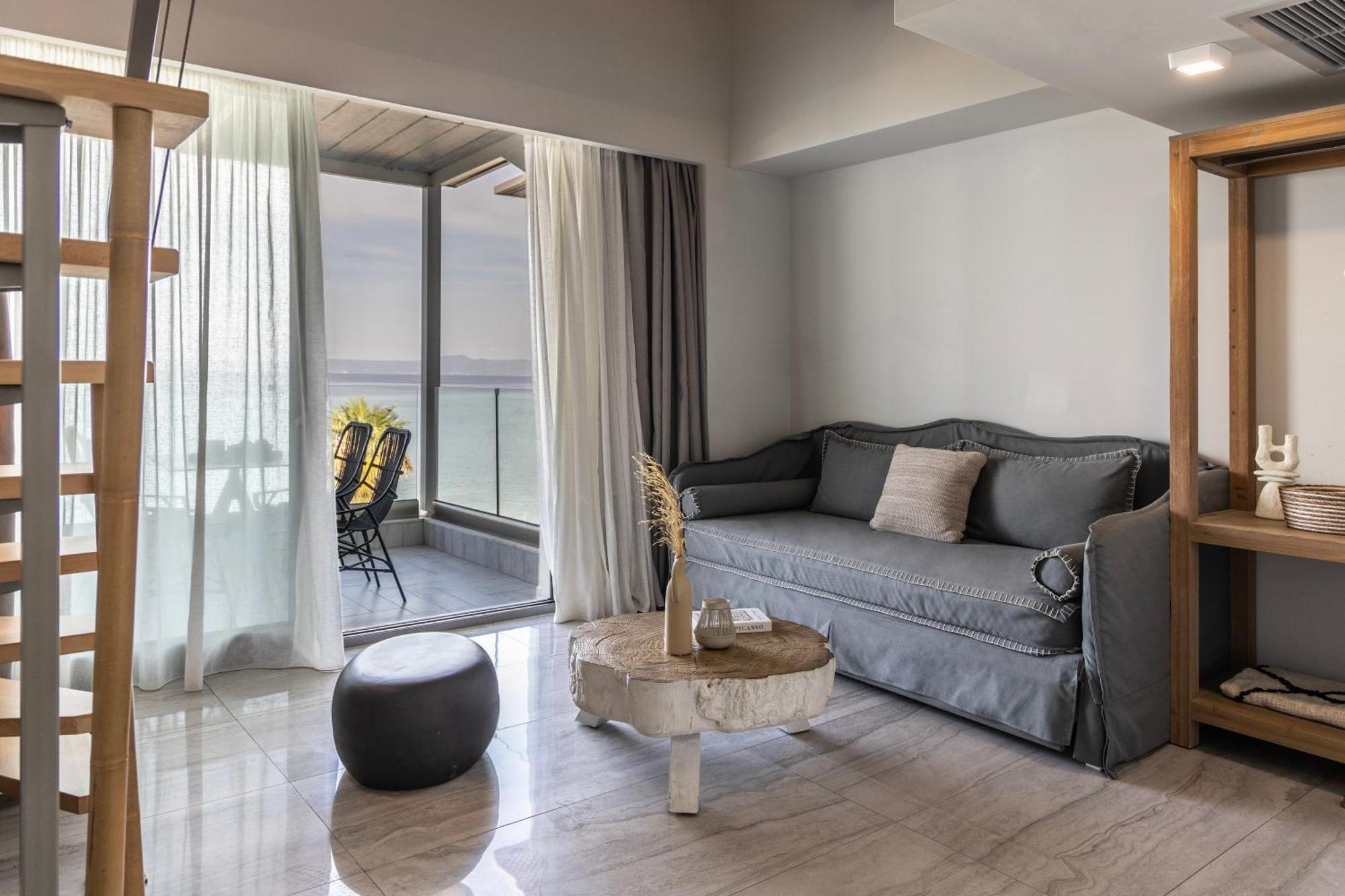 Blue Carpet Luxury Suites Pefkochori Esterno foto